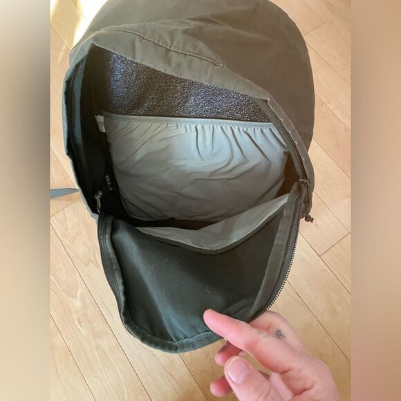 Black Fjall Raven Canvas Backpack - Picture 3 of 3